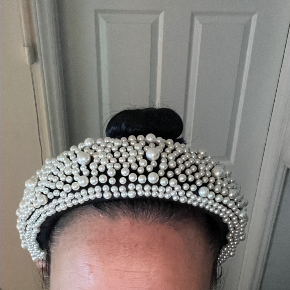 Elegant Pearl Headband